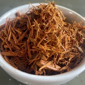 Blauwhout / ecoprint & natuurlijk verven geeft paars, grijs & zwart 