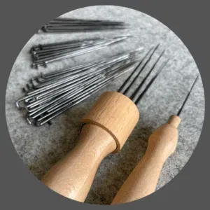 VILTMAT & VILTHOUDERS & VILTNAALDEN. VOOR NAALDVILTEN