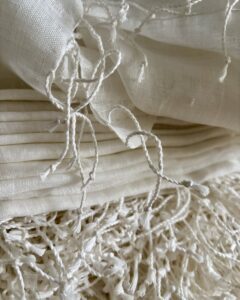 handgeweven 100% linnen sjaal met franjes