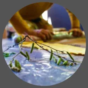 workshop ecoprint op zijde, wol, linnen of leer. Bij Atelier Het Kleine Huis in Franeker.