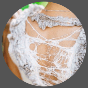 Ontdek zacht vilt stoere structuren in deze workshop. Leer werken met wol, lagen en reliëf en maak unieke vilten werkstukken.