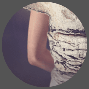 Ontdek zacht vilt stoere structuren in deze workshop. Leer werken met wol, lagen en reliëf en maak unieke vilten werkstukken.