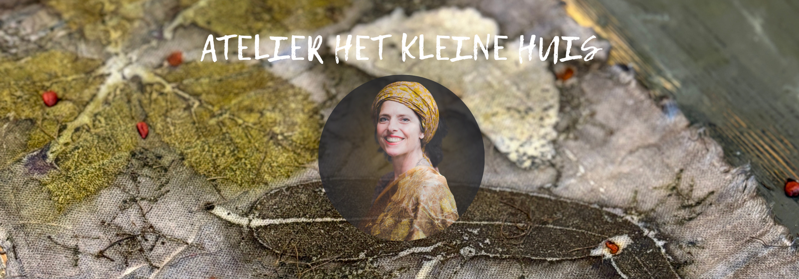 Atelier Het Kleine Huis is gespecialiseerd in ecoprint, natuurlijk verven, transparant vilt en Landscapes verf voor zijde en wol. In de webwinkel vindt je alles voor voor ecoprinten en vilten. zoals zijde, wol, katoen, linnen. ook natuurlijke kleurstoffen zoals tannines, blauwhout, indigo, meekrap, cochenille, wouw en lac. Met landscapes verfpoeders kan je stof verven. Voel je welkom in Franeker ... Rachel van der Weerd atelier het kleine huis Franeker