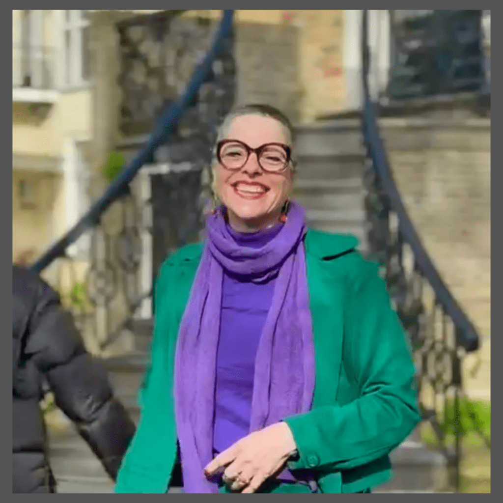 Rachel van der Weerd. Gespecialiseerd in transparant vilten en ecoprinten. Atelier en webwinkel in Franeker. Ontdek transparant vilt & ecoprint workshop in Franeker / op zijde, wol, linnen en leer. Werk met natuurlijke verfstoffen en Landscapes verf. www.atelierhetkleinehuis.nl